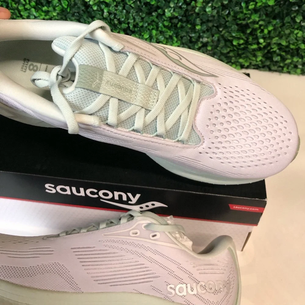 NIB Saucony Ride 18 White And Fog Womens Tennis Shoes - Picture 3 of 7